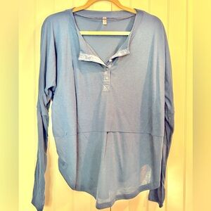 Free people comfortable top, color is blue. Excellent condition, size S